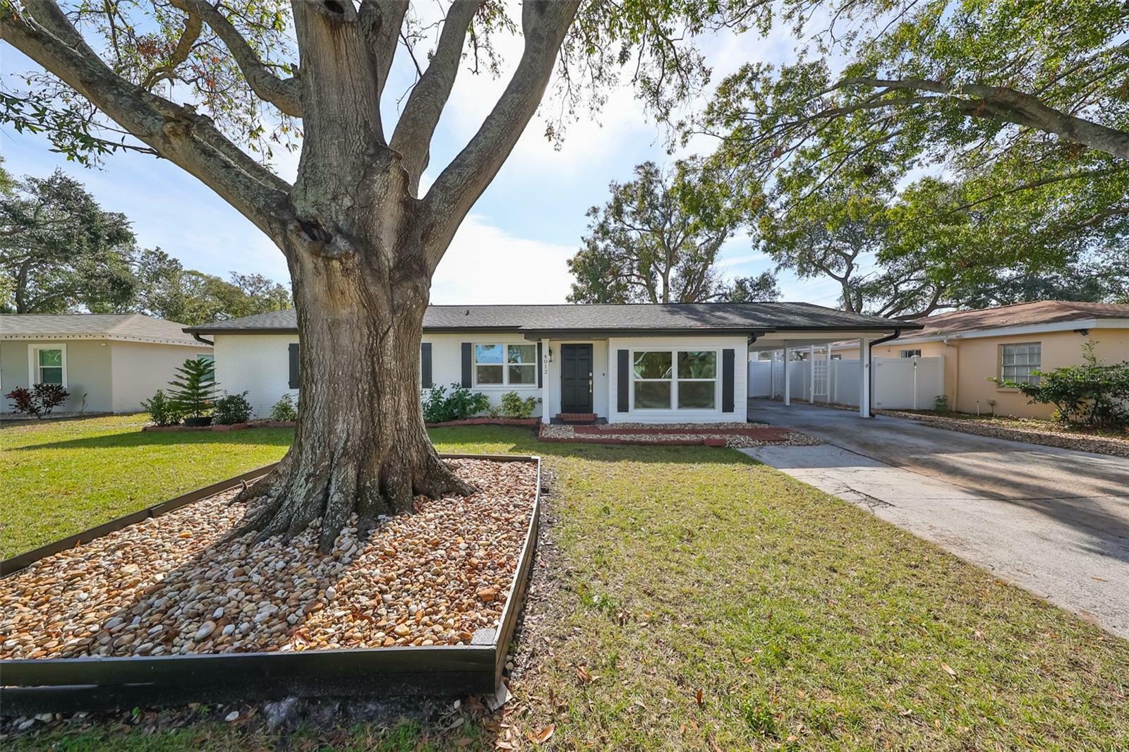 Property Photo:  4012 W Wallace Avenue  FL 33611 