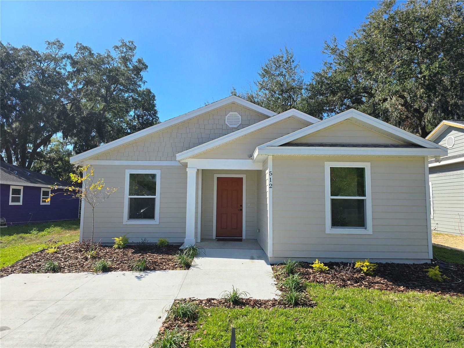 Property Photo: 512 SE 13th Street FL 32641
