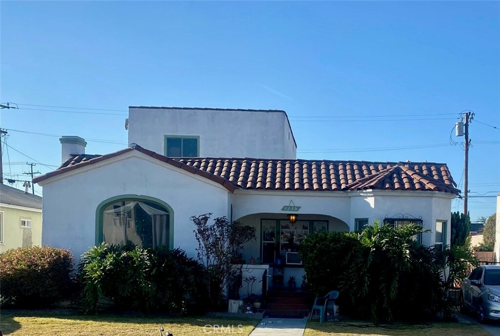 Property Photo: 1335 S Clela CA 90022