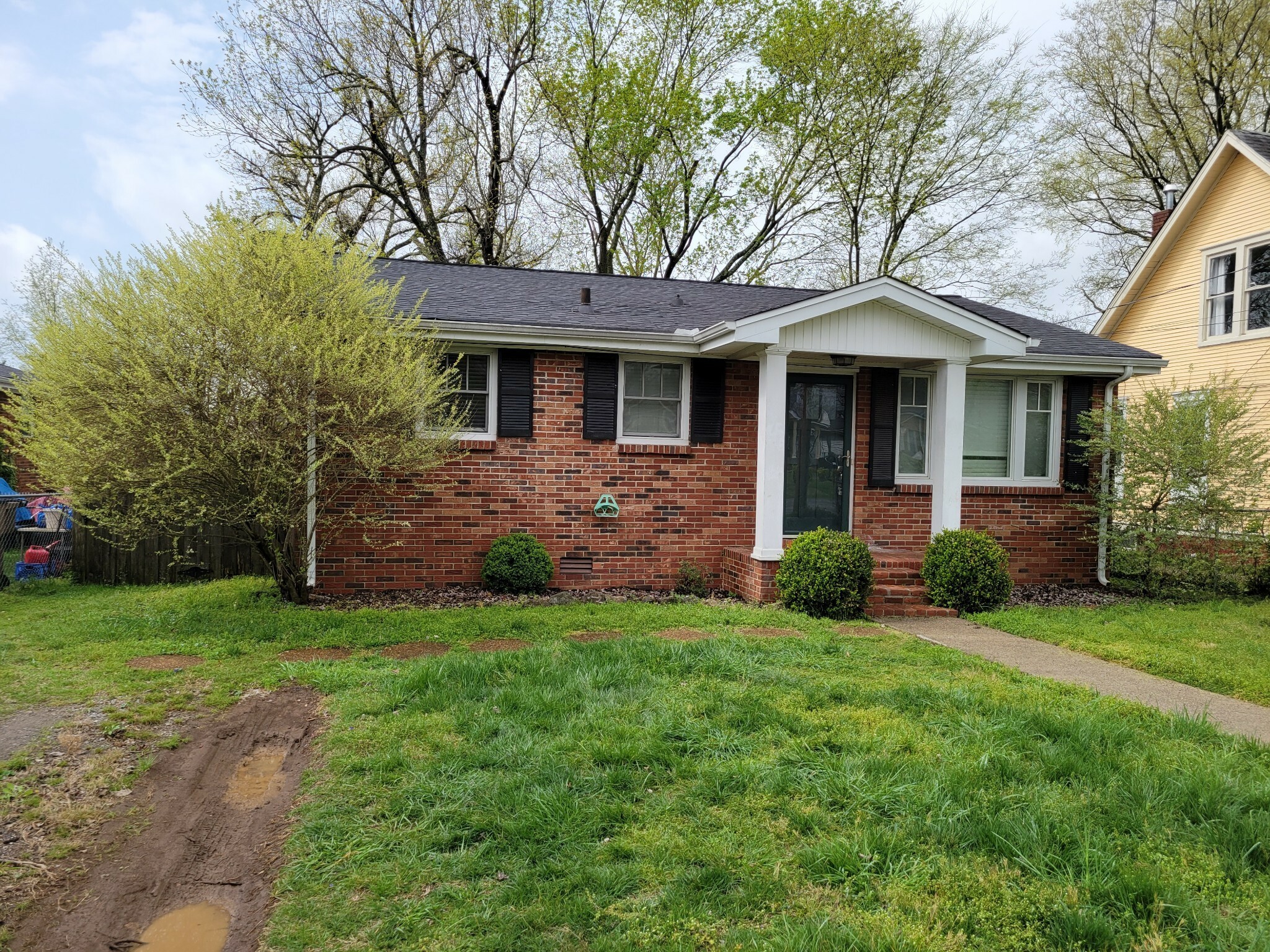 Property Photo:  1020 Delmas Ave  TN 37216 