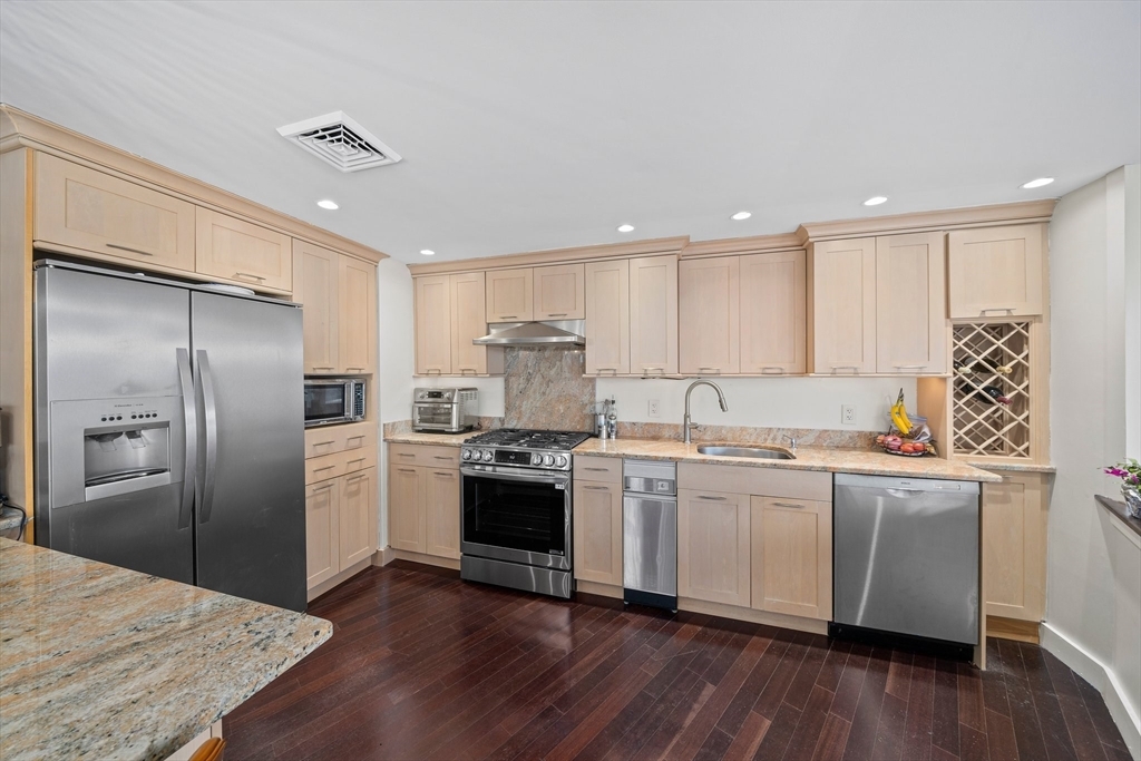 Property Photo: 31 Oceanside Drive 31 MA 02045