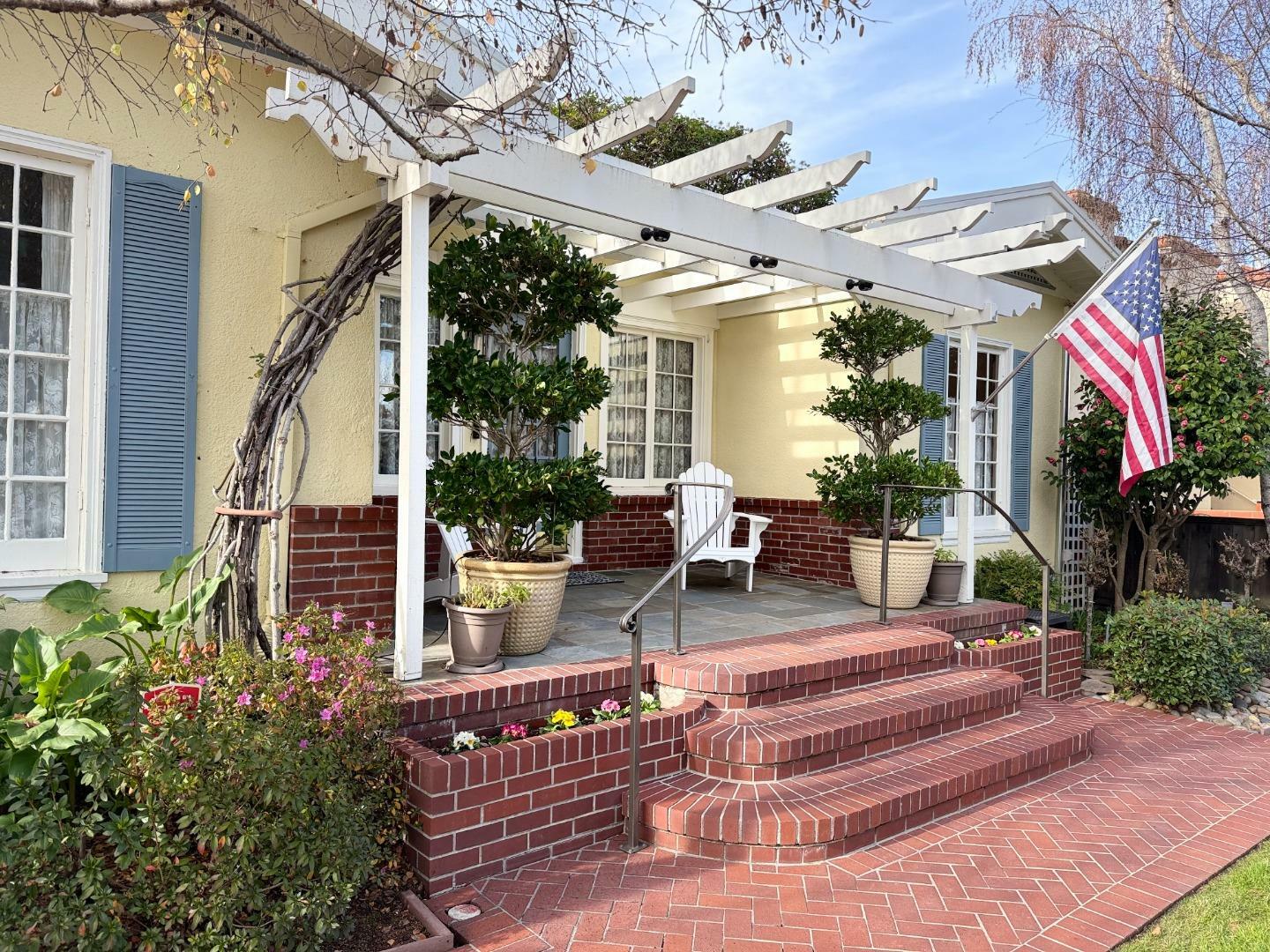 Property Photo:  1544 Carol Avenue  CA 94010 