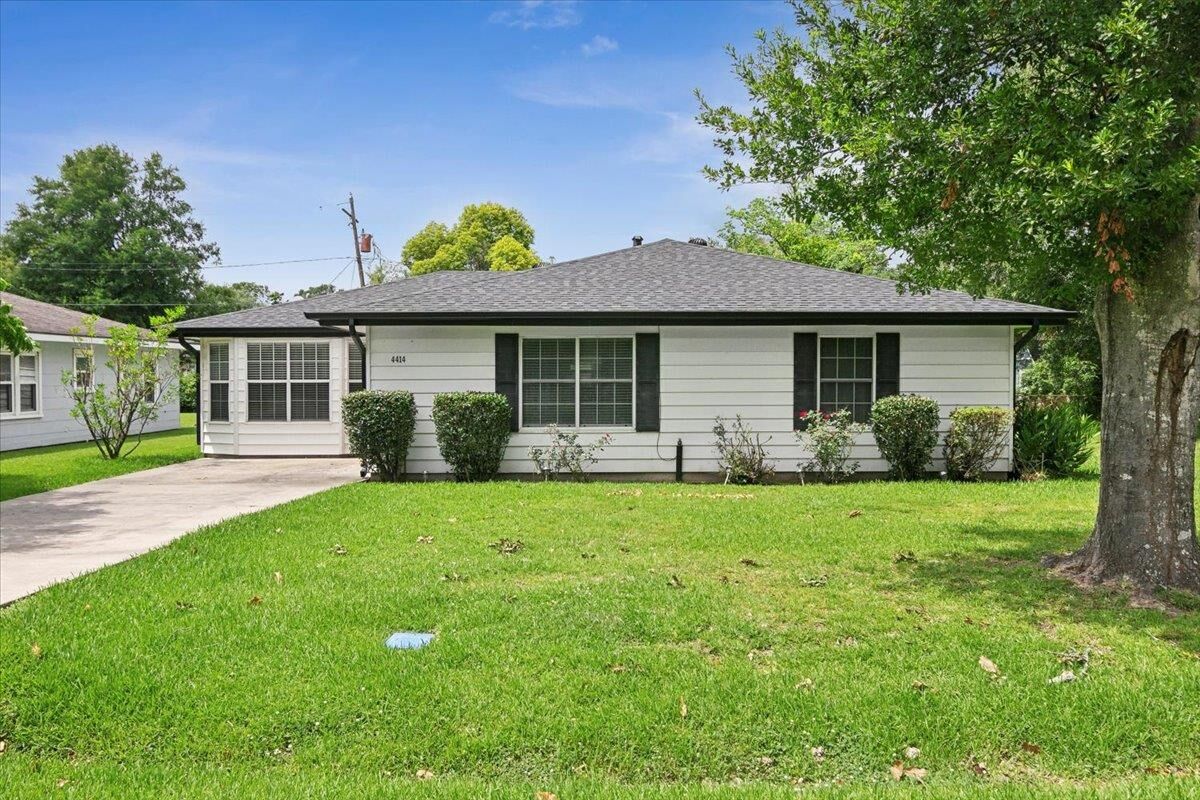 Property Photo: 4414 Edgar TX 77630