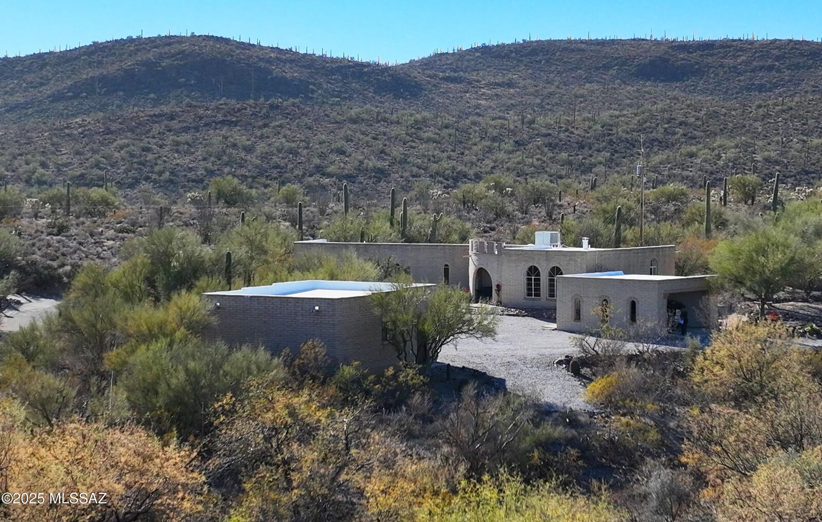 Property Photo: 2647 W Arthur Place AZ 85713