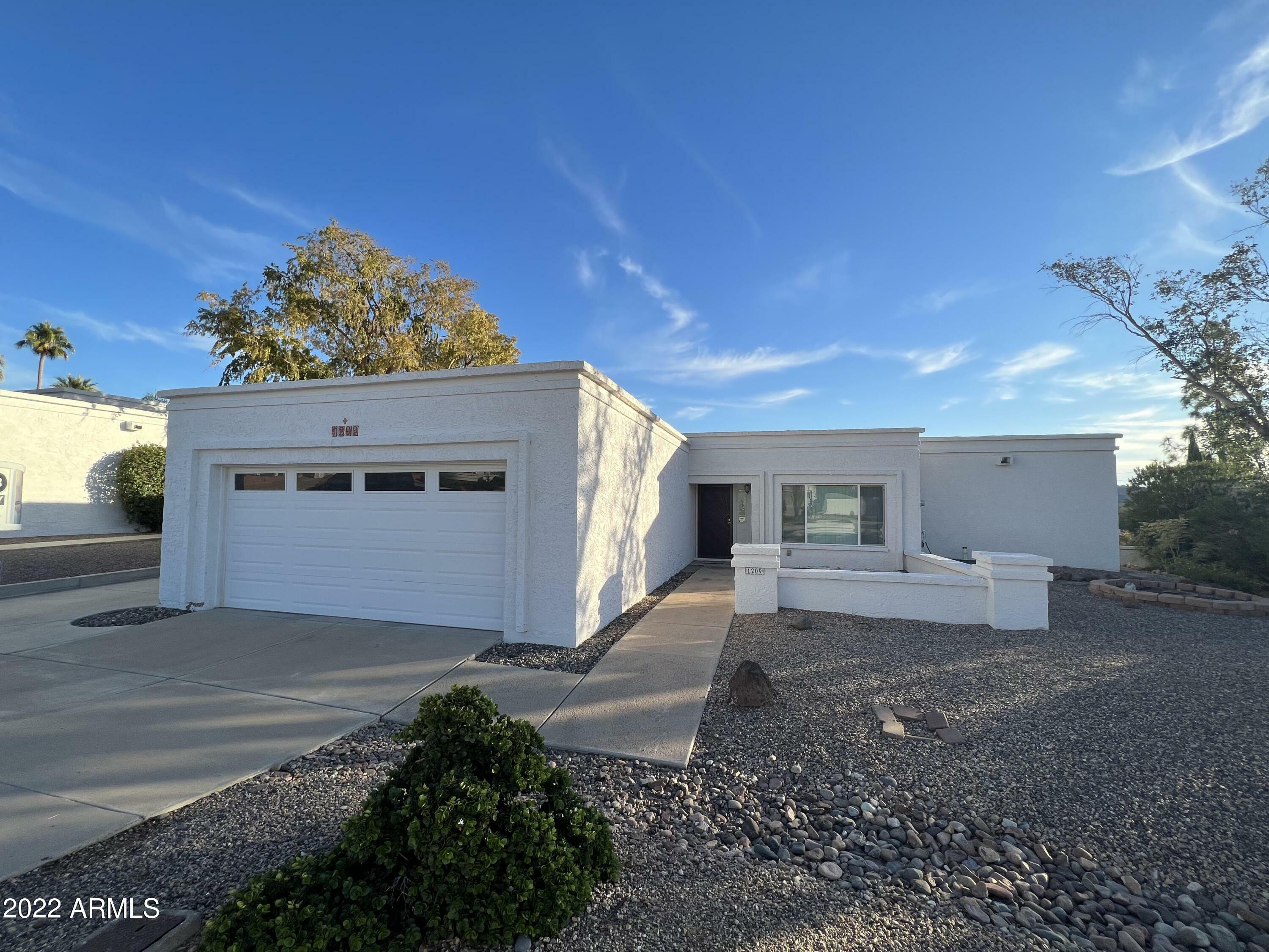 Property Photo:  1209 E Acoma Drive  AZ 85022 