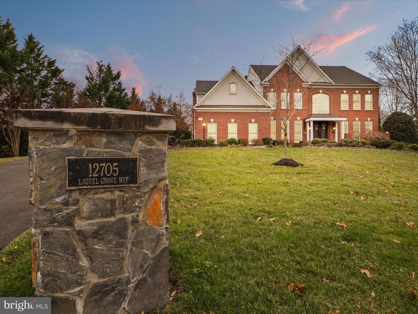 Property Photo:  12705 Laurel Grove Way  VA 22033 