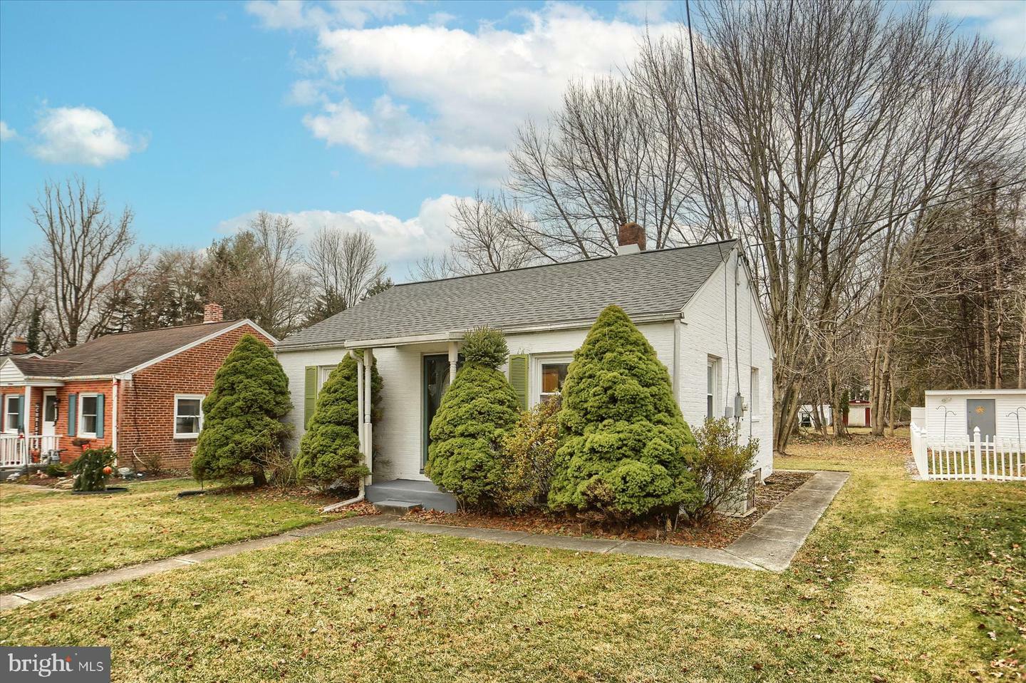 Property Photo:  16 Wayne Avenue  PA 17070 