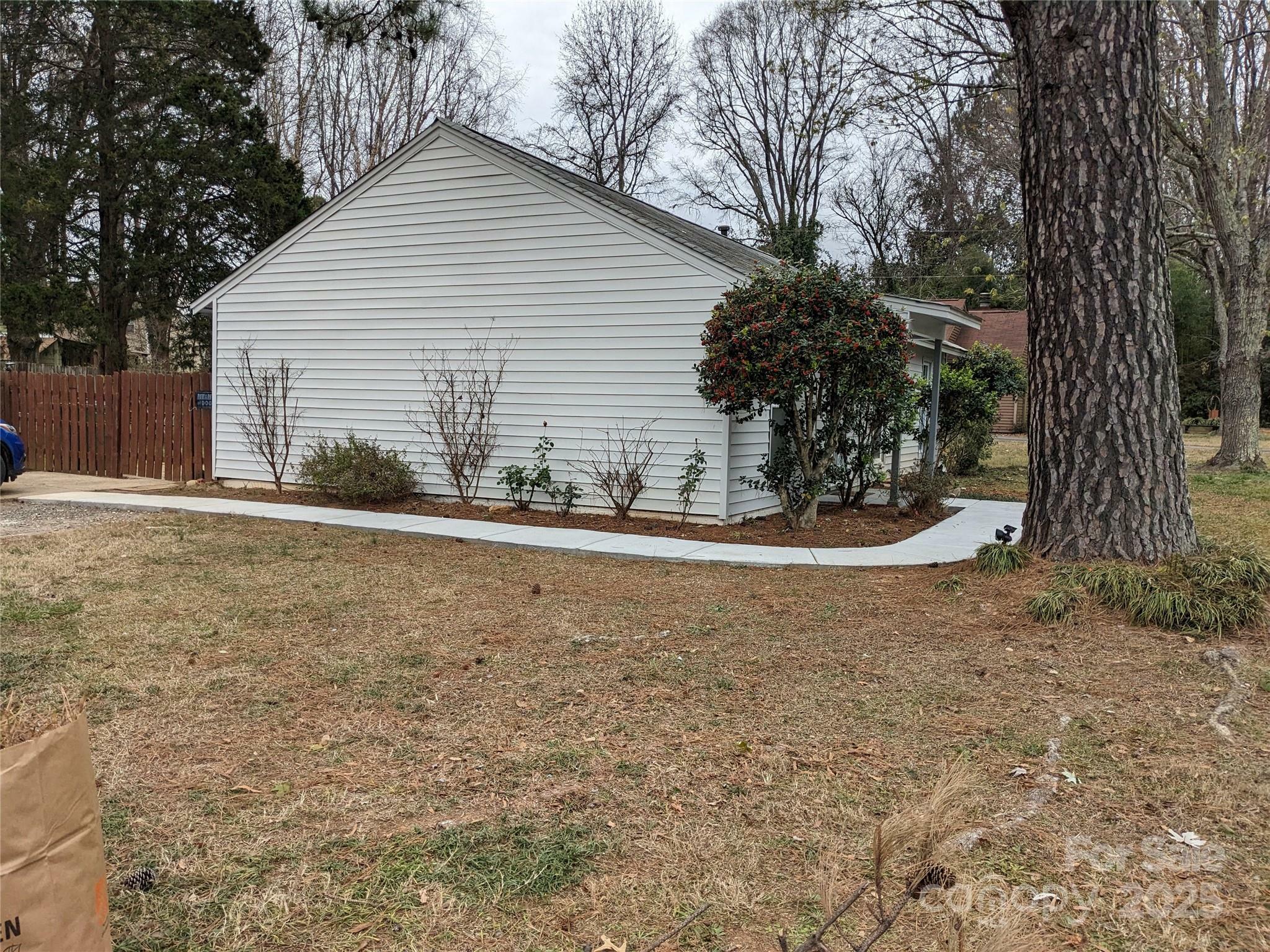 Property Photo:  5938 Trysting Road  NC 28227 