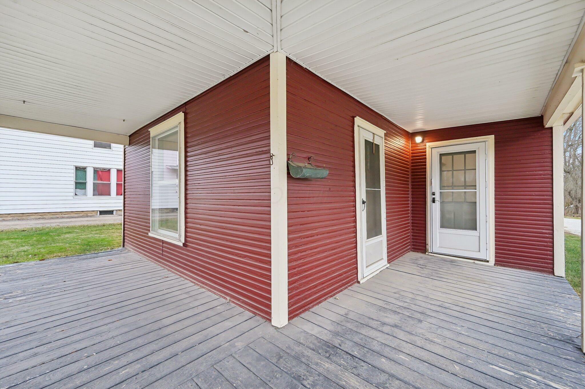 Property Photo:  610 Coshocton Avenue  OH 43050 