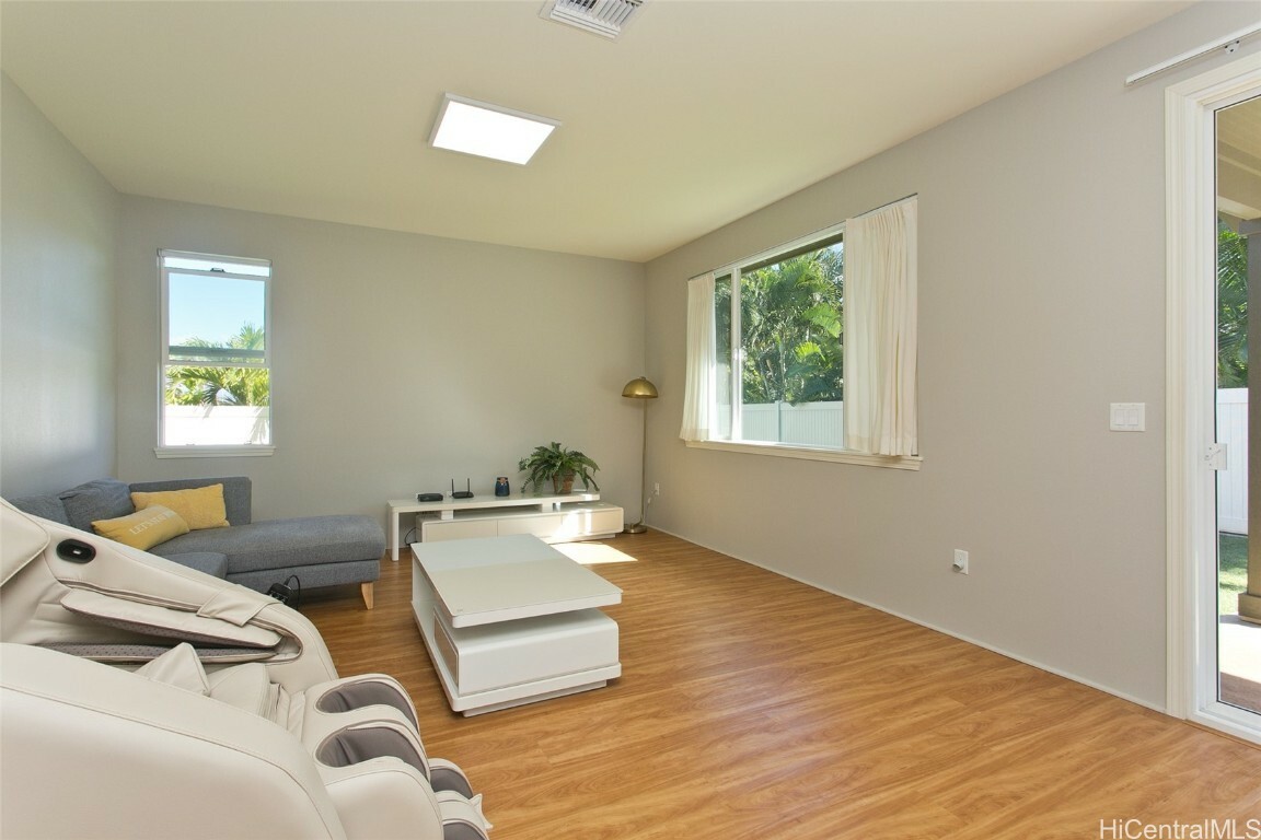 Property Photo:  91-1065 Hokukai Place  HI 96706 