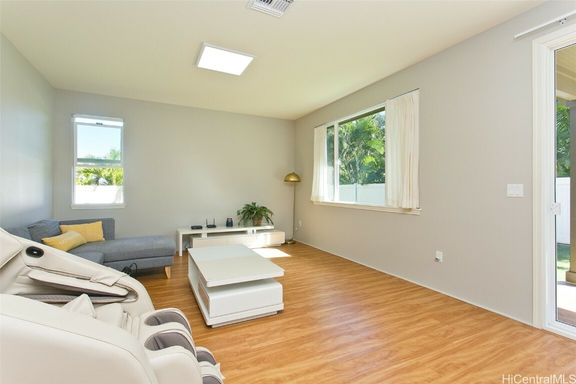 Property Photo:  91-1065 Hokukai Place  HI 96706 