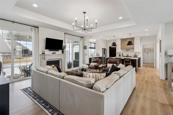 Property Photo:  1606 SW Des Moines Street  IA 50023