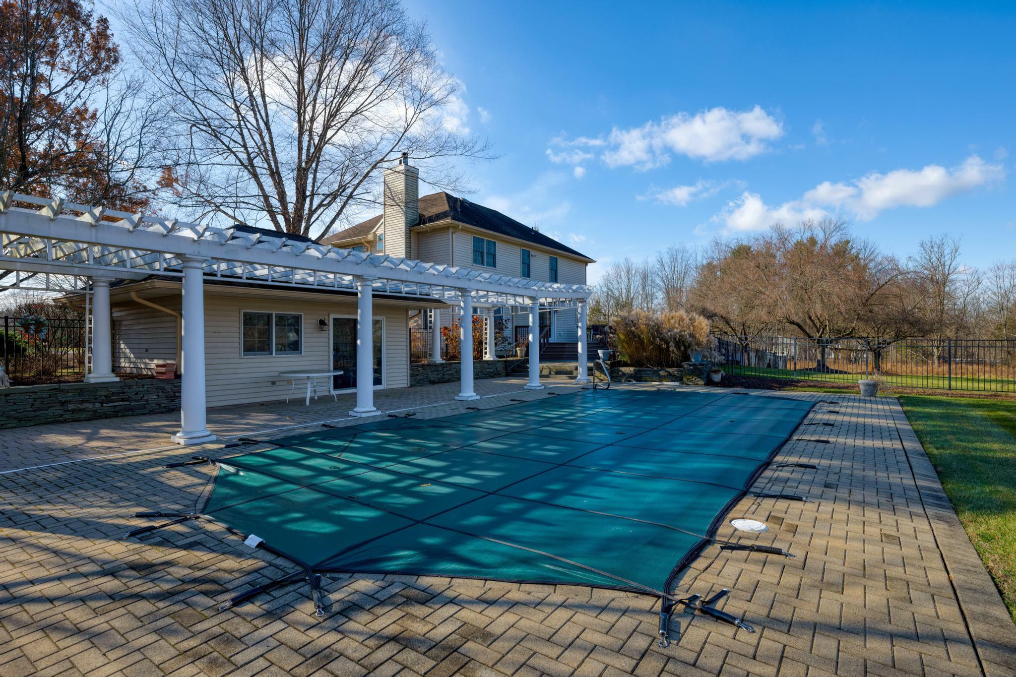 Property Photo:  122 Meadow Ridge Road  NY 10990 