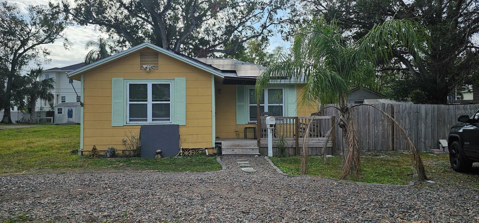 Property Photo:  6404 Pershing Street NE  FL 33702 