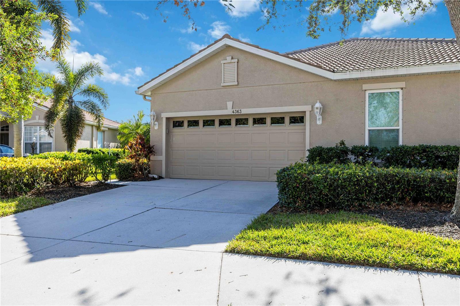 Property Photo:  4363 Kariba Lake Terrace  FL 34243 