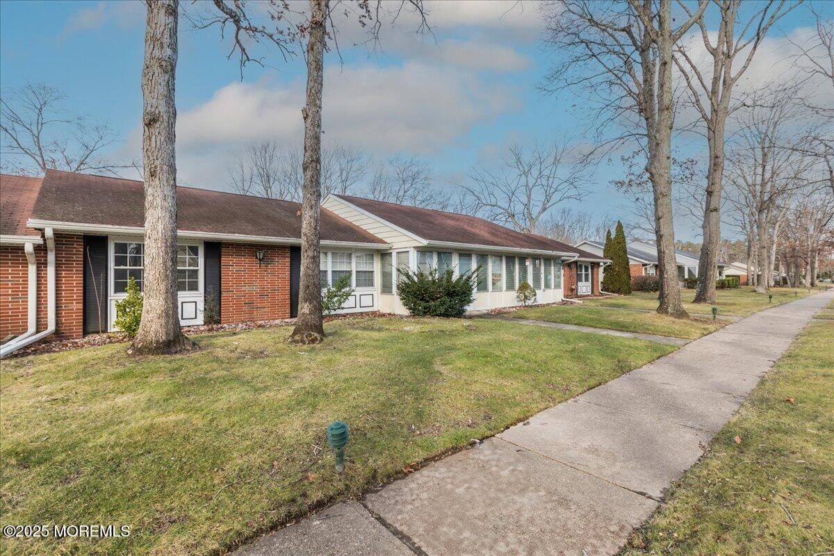 Property Photo: 265 Kingston Court NJ 08701