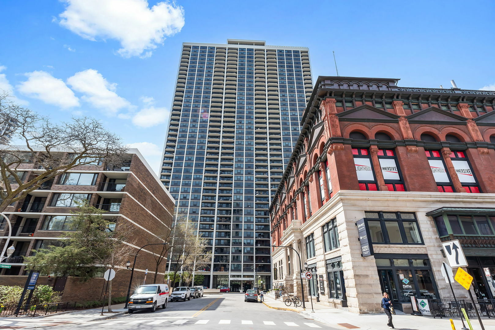 Property Photo: 1560 N Sandburg Terrace 1406 IL 60610