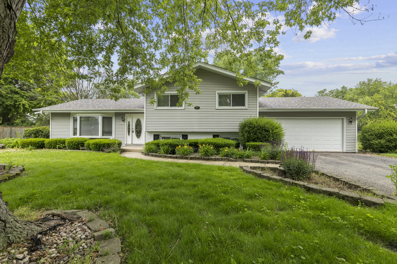 28W166 Hillview Drive  Naperville IL 60564 photo