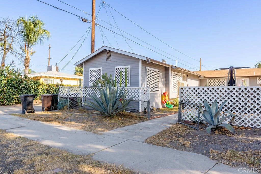 Property Photo:  454 S 11th Street  CA 92324 