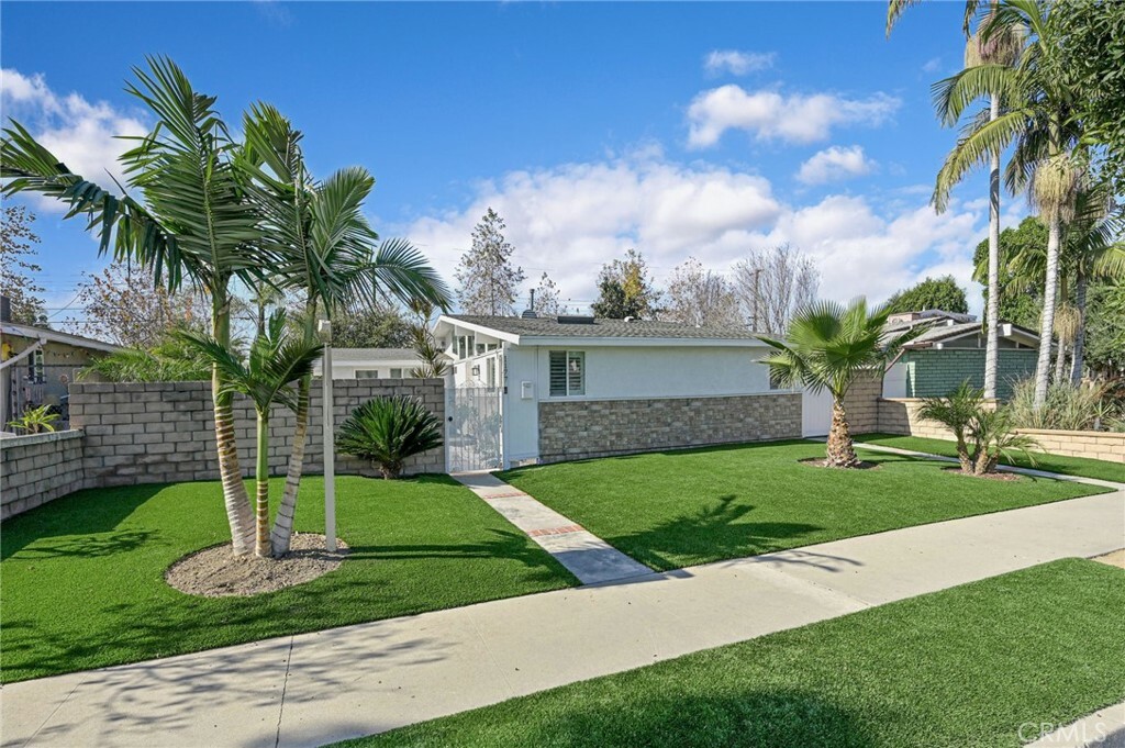 Property Photo:  1177 N Catalpa Avenue  CA 92801 