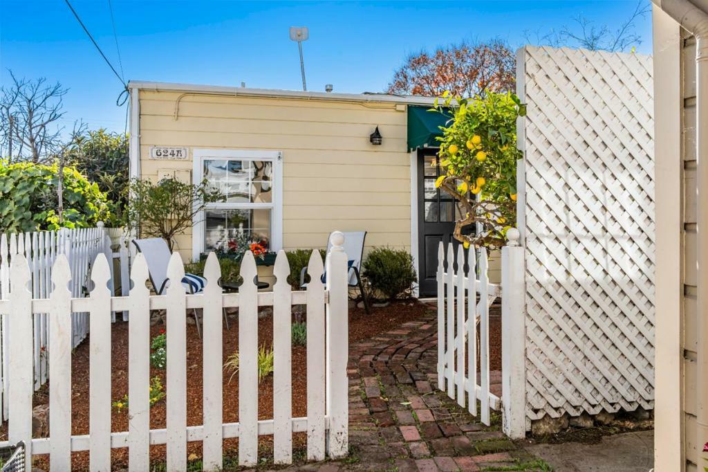 Property Photo:  624 Haight Avenue Unit A  CA 94501 