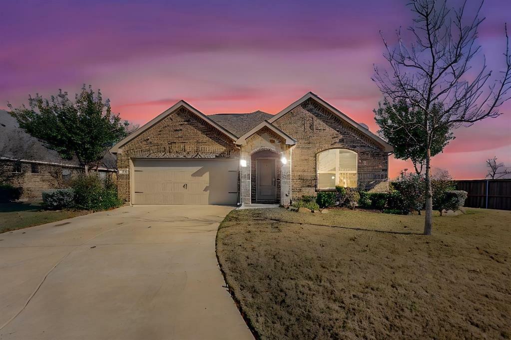 Property Photo:  100 Antler Trail  TX 75126 