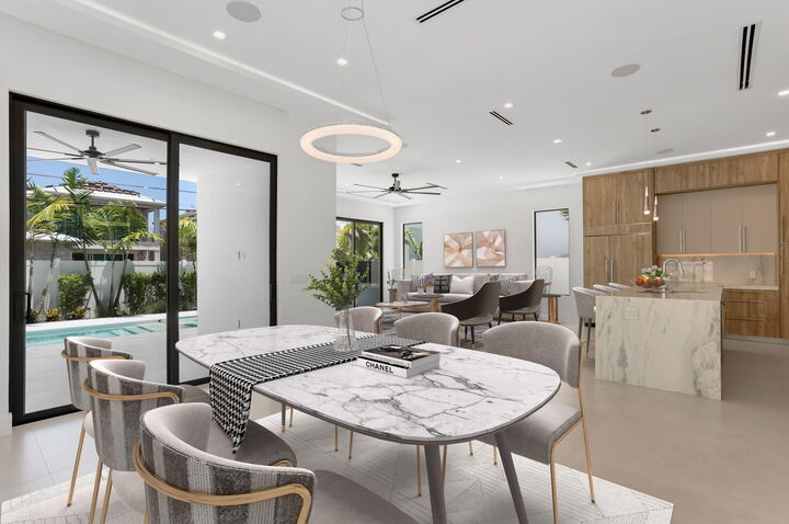 Property Photo:  237 NE 11th Street  FL 33444 