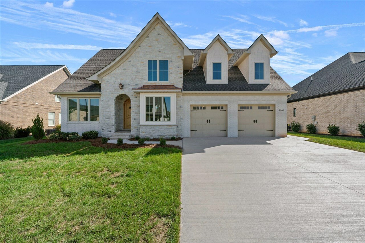 Property Photo: 1362 Burr Oaks Court KY 42103