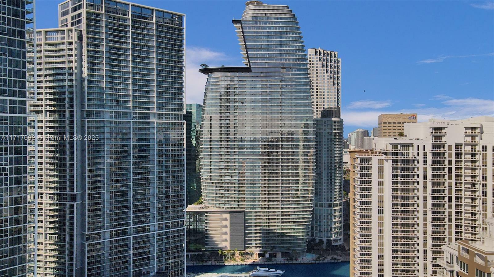 Property Photo:  300 Biscayne Blvd Way 3704  FL 33131 