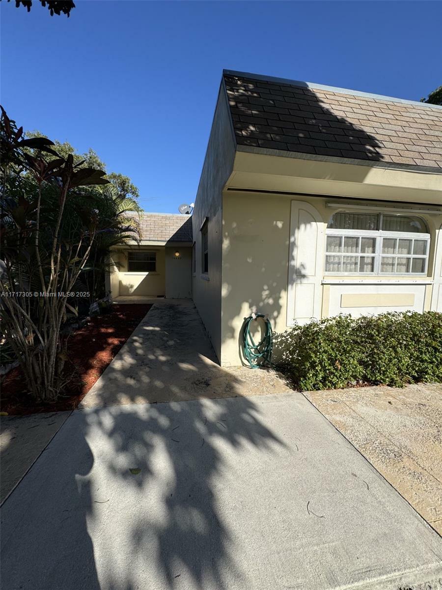 Property Photo:  16825 SW 112th Ct V4643  FL 33157 