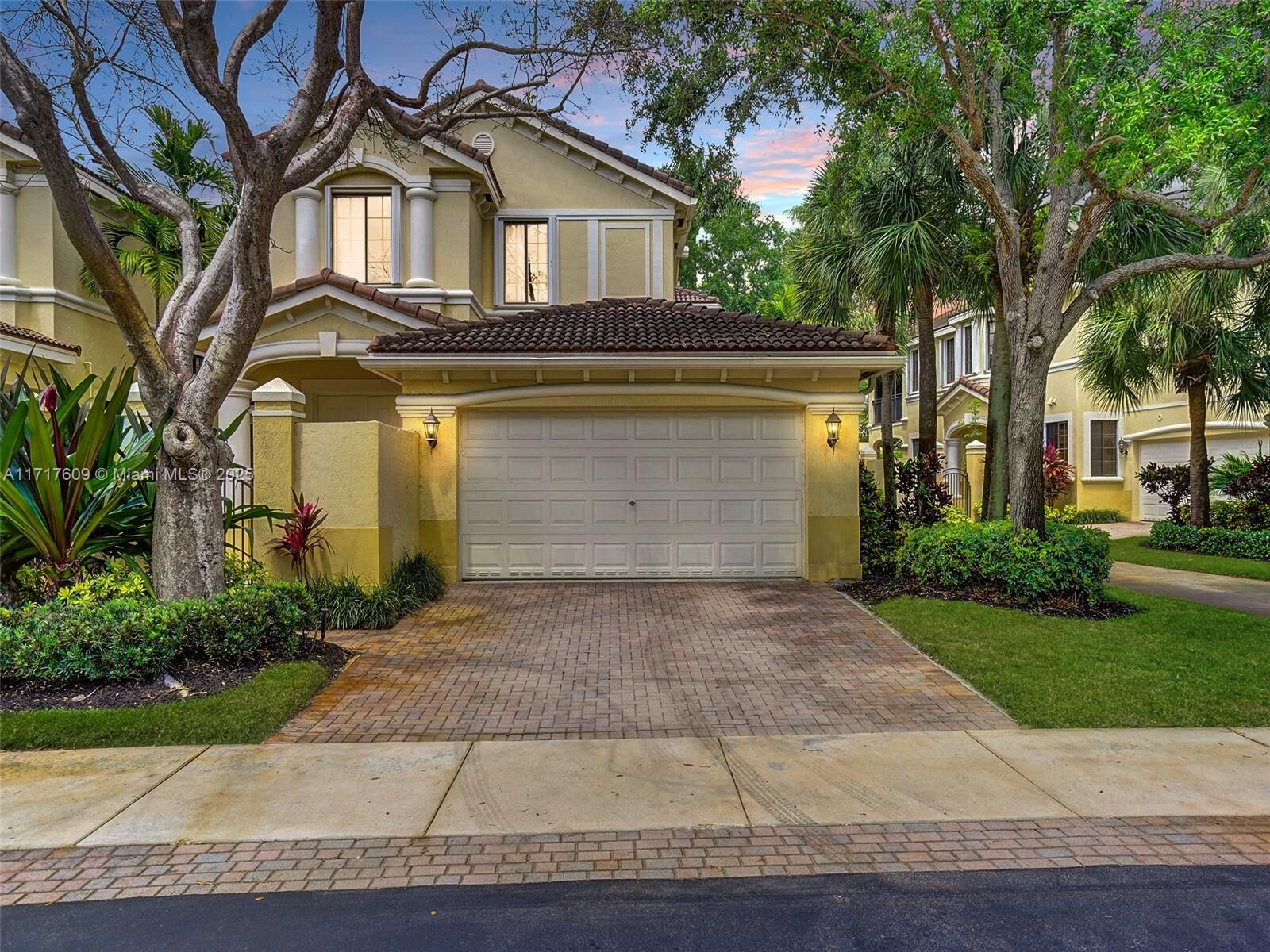 Property Photo:  1689 Passion Vine Cir 21-4  FL 33326 