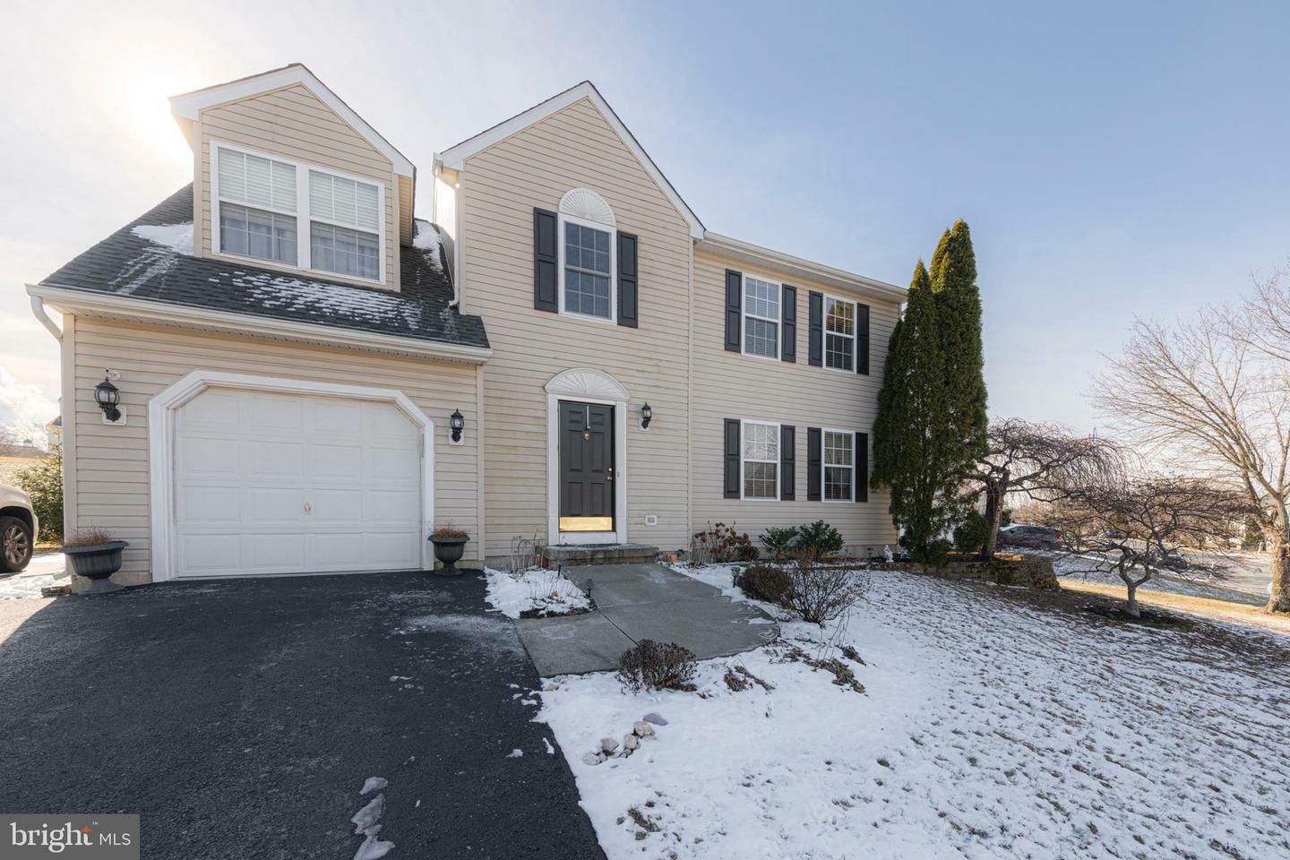 Property Photo:  2024 Deer Ridge Drive  PA 19464 