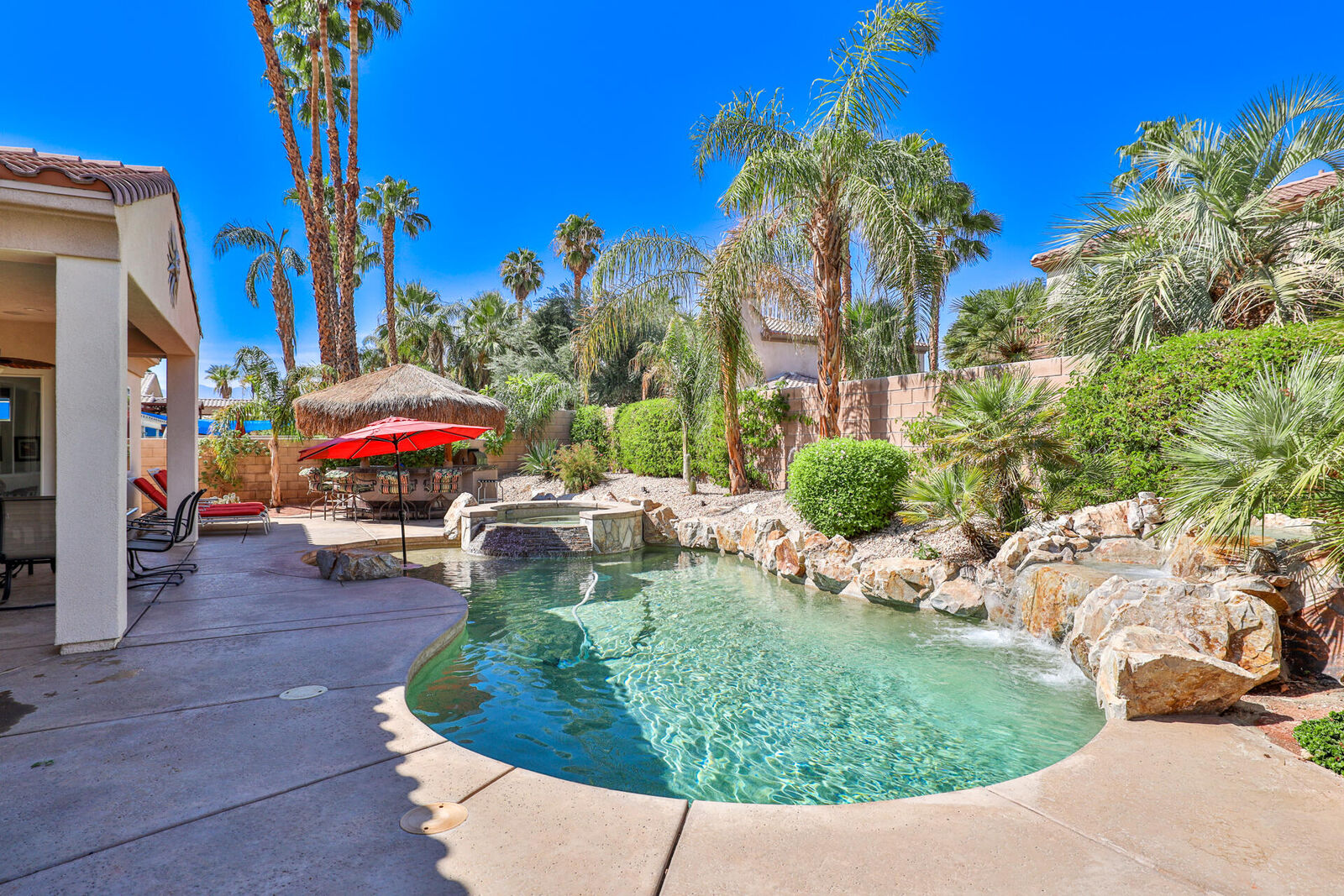 Property Photo: 78400 Via Caliente CA 92253
