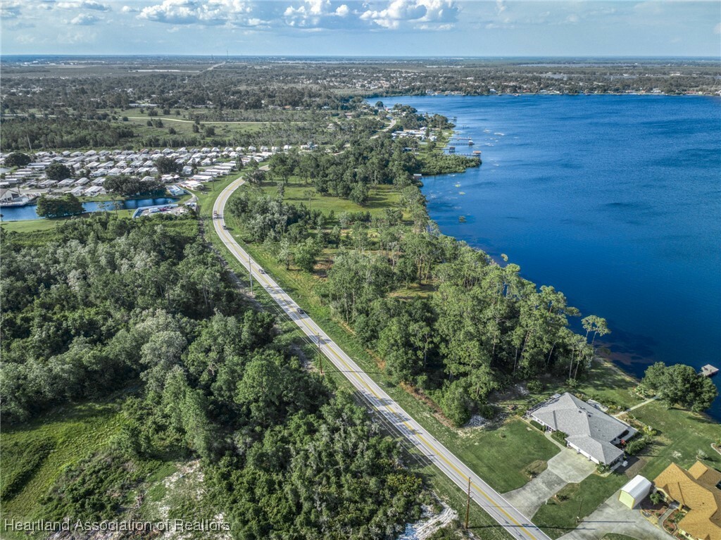 Property Photo:  646 Memorial Drive  FL 33870 