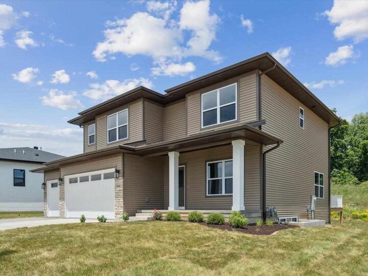 Property Photo:  4648 Preston Ln  IA 52246 