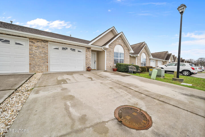 Property Photo: 747 High Point Way TN 37912