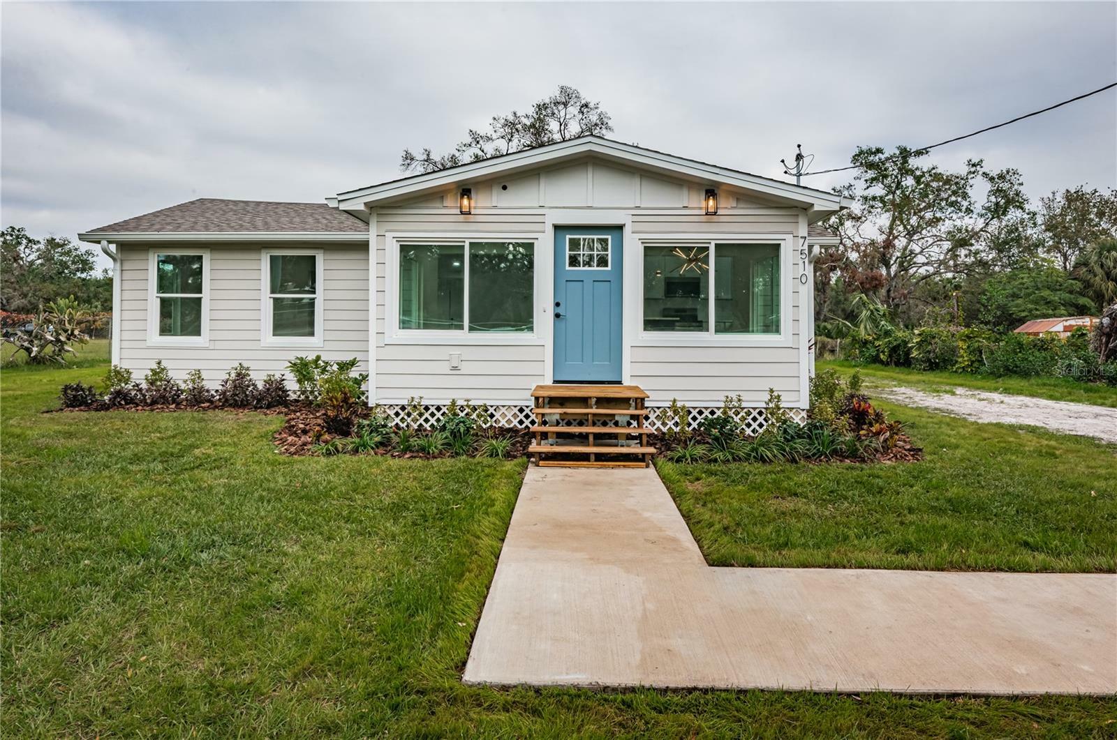 Property Photo: 7510 Riverview Drive FL 33578