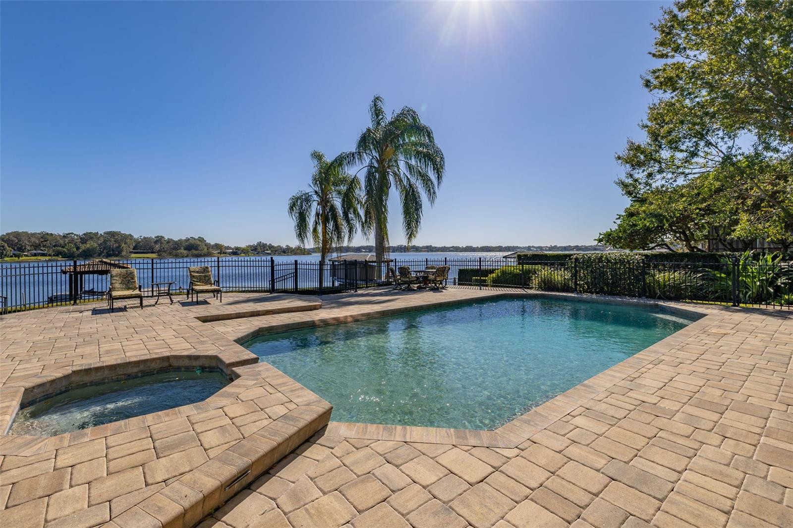 Property Photo:  2115 Lake Crescent Court  FL 34786 