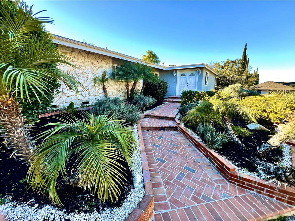 3524 Caribeth Drive  Encino CA 91436 photo