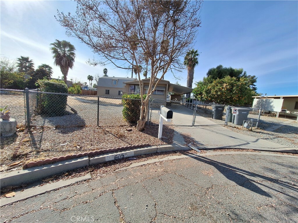 Property Photo:  609 Imperial Way  CA 92543 