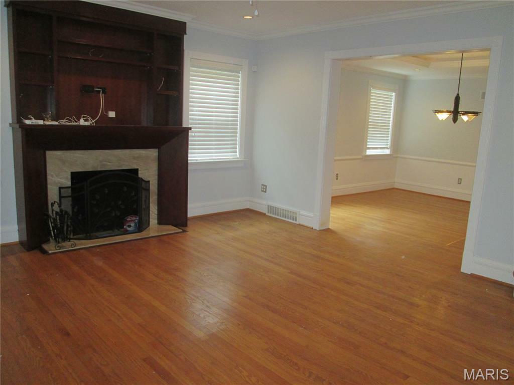Property Photo: 7939 Delmar Boulevard 1W MO 63130