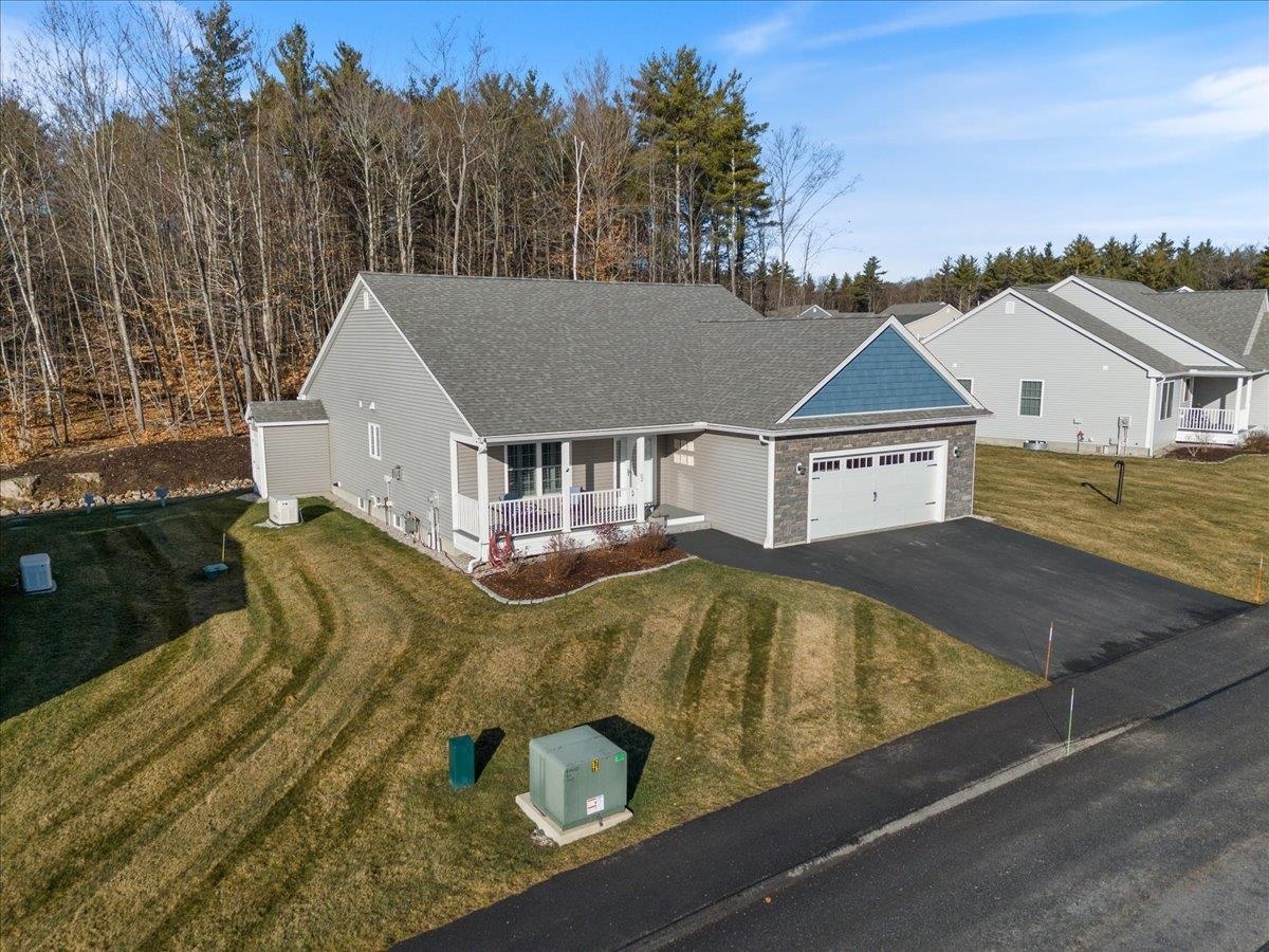 Property Photo:  62 Pineview Drive  NH 03034 