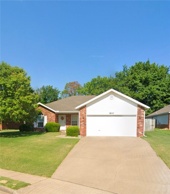 Property Photo:  800 Navajo Drive  AR 72712 