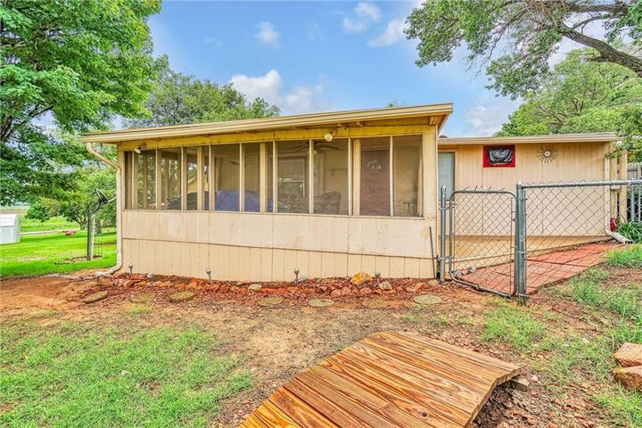 Property Photo: 20746 E 1460 Road 57 OK 73655