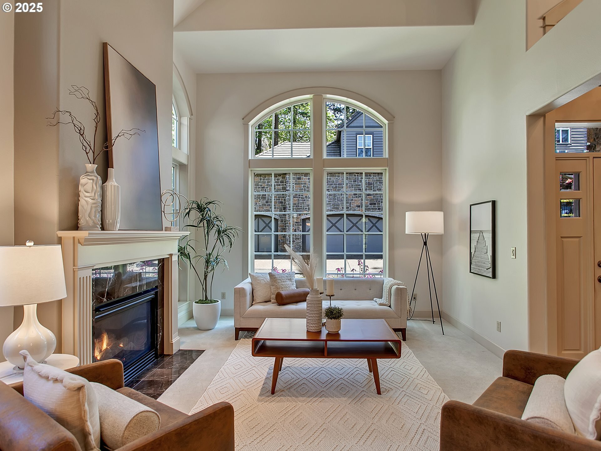 Property Photo: 2625 Beacon Hill Dr OR 97068