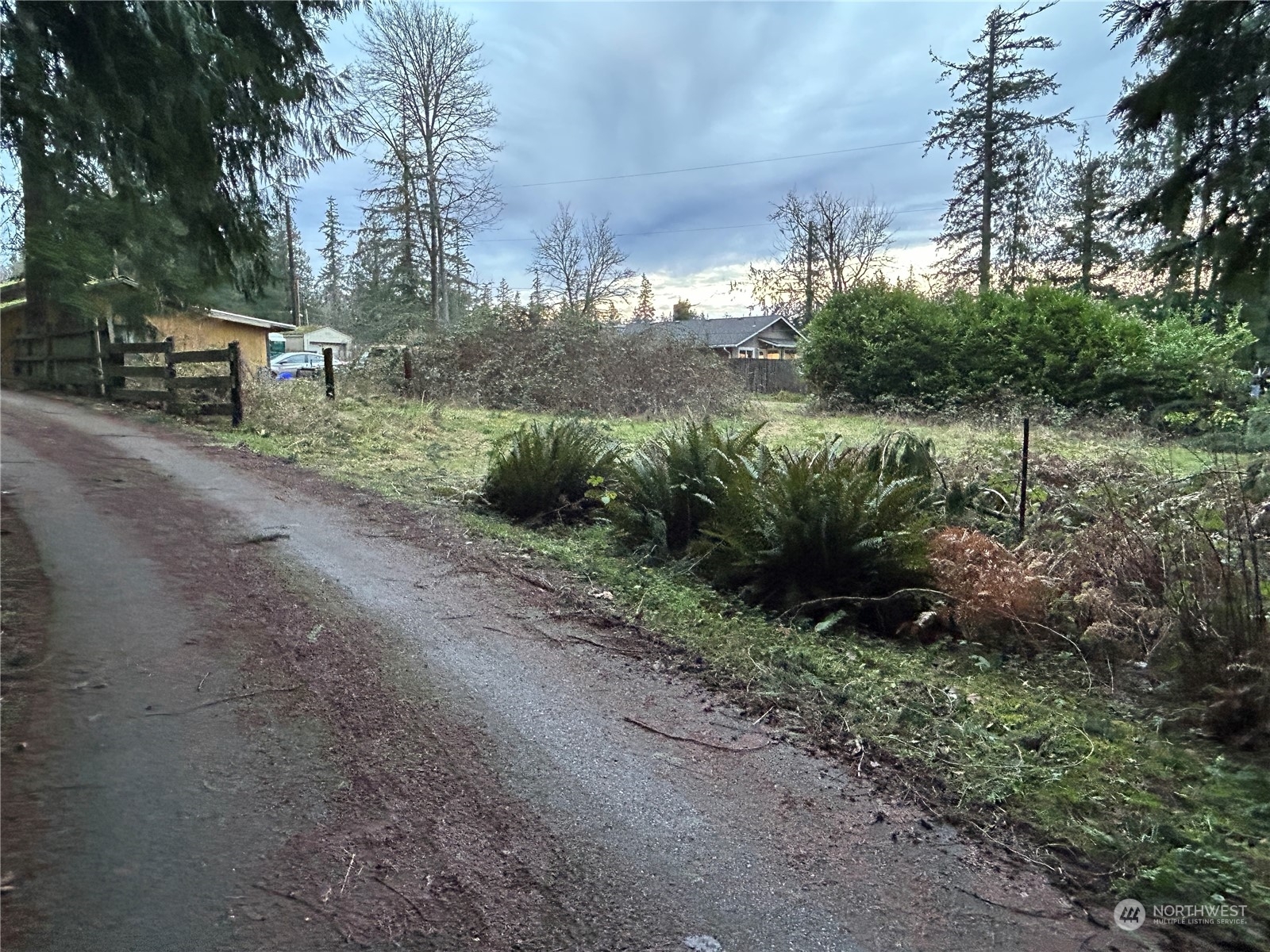 Property Photo:  2027  219th Lane SE  WA 98075 