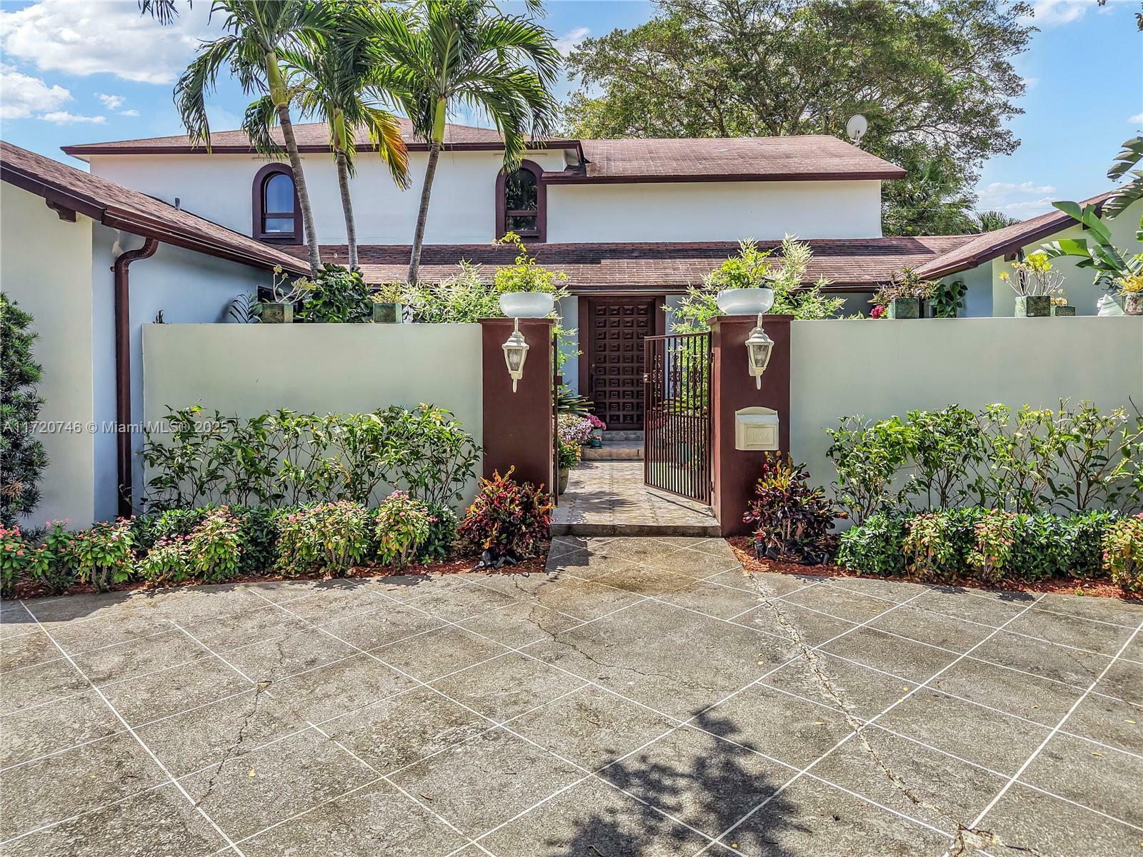 Property Photo: 1524 39th St FL 33407