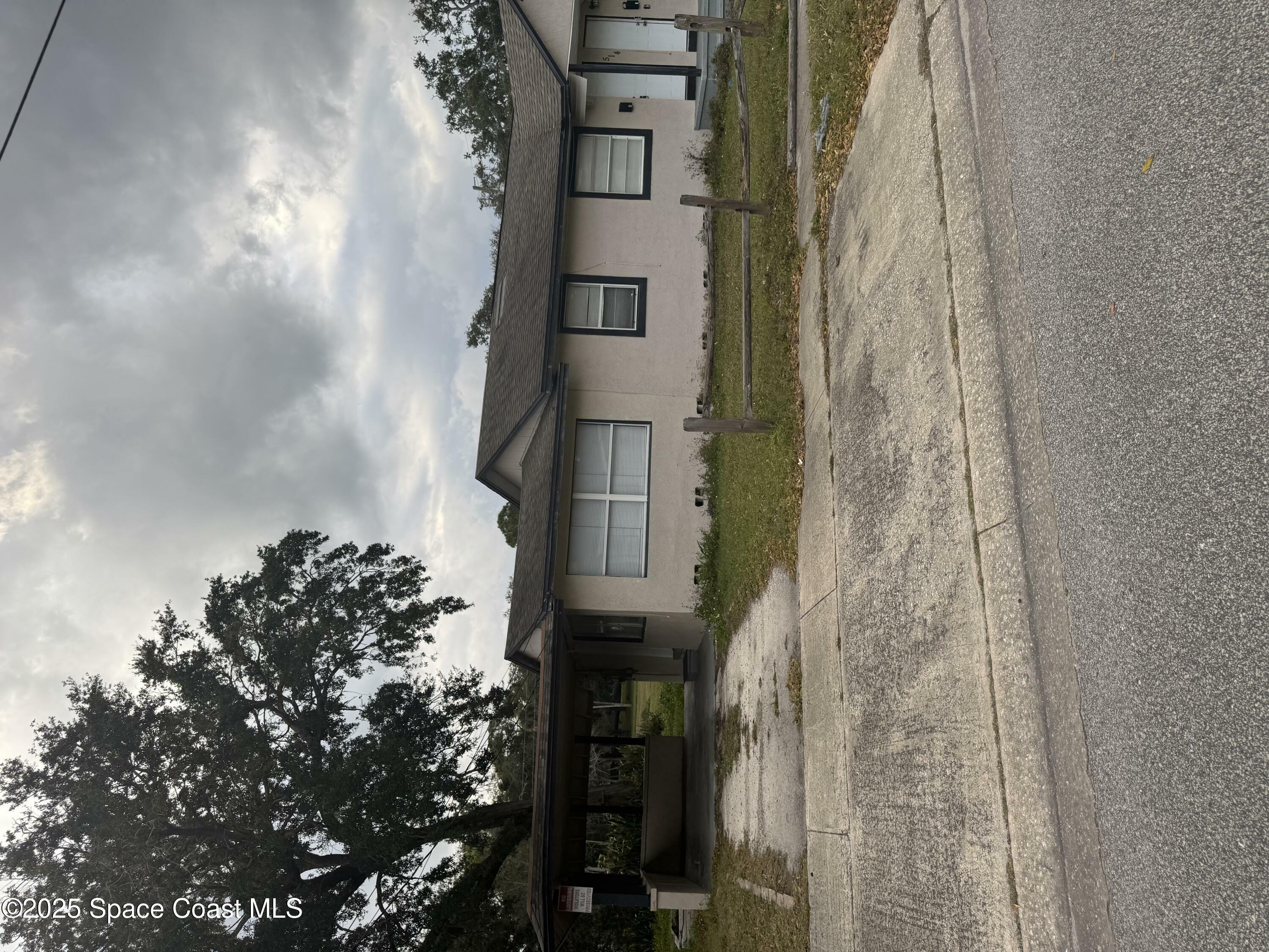 Property Photo:  514 S Grannis Avenue S  FL 32796 