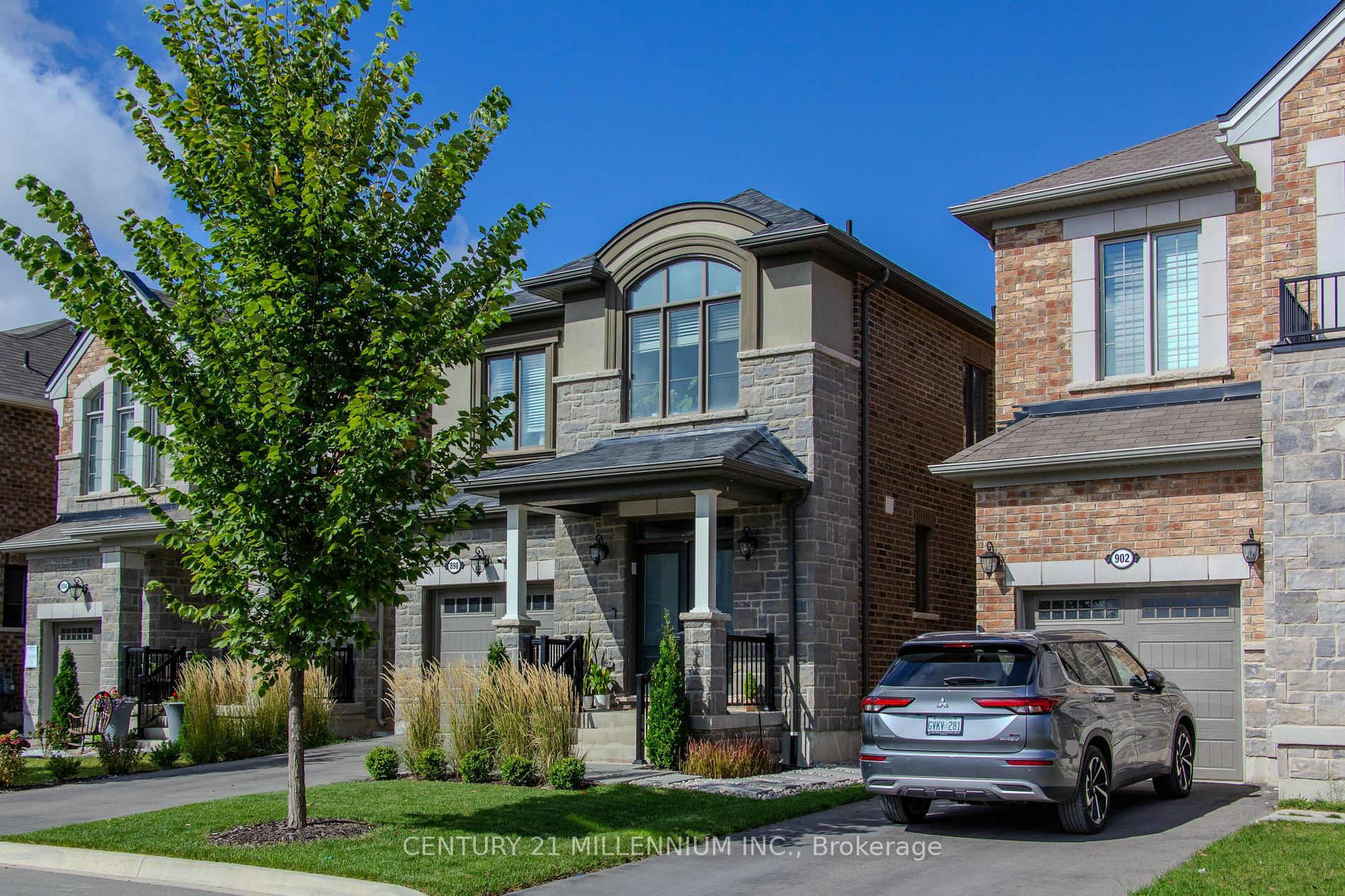 Property Photo:  898 Magnolia Terr  ON L9E 1R2 