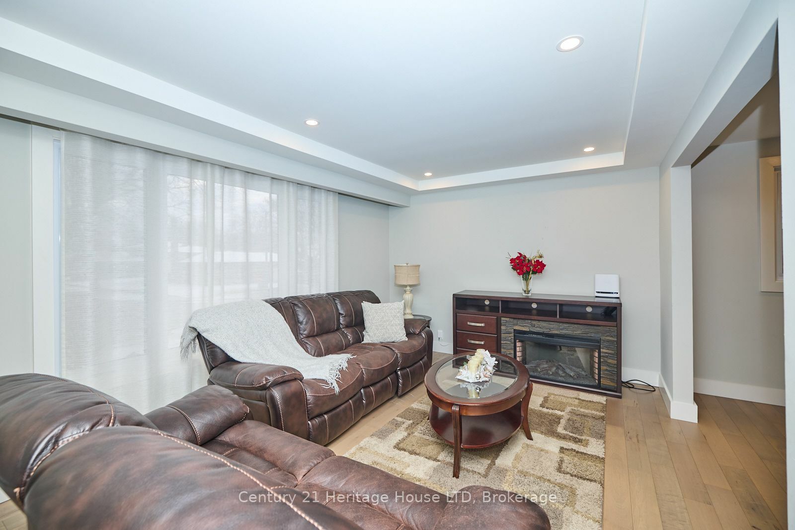 Property Photo:  3129 Appleford Ave  ON L2J 3N5 